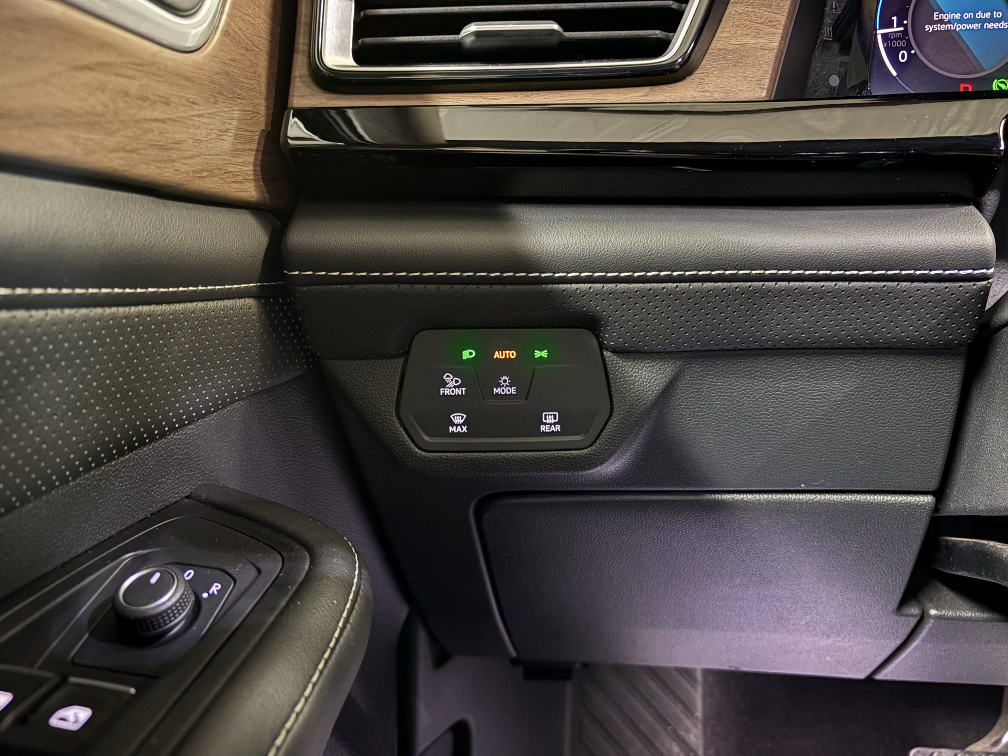 Used 2024 Volkswagen Atlas SE FWD image 19