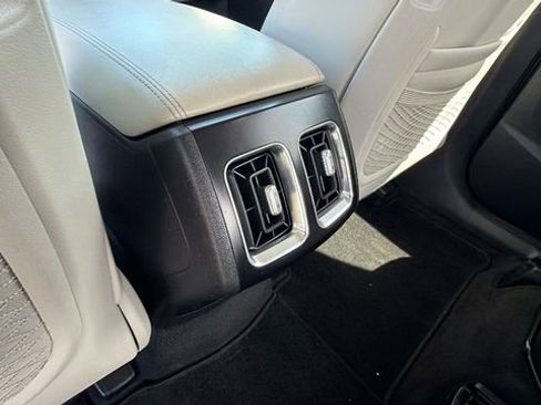 Used 2021 Kia Sorento EX w/ Panoramic Sunroof Package image 18