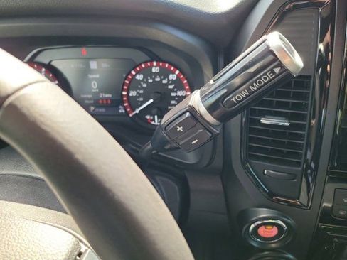 Used 2024 Nissan Titan PRO-4X w/ Pro-4x Convenience Package image 34