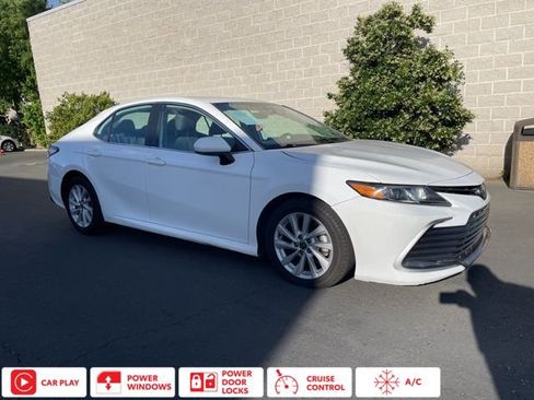 Used 2022 Toyota Camry LE image 1