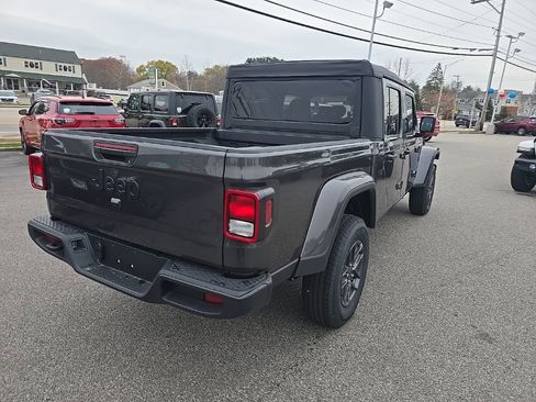 New 2026 Jeep Gladiator Sport image 7