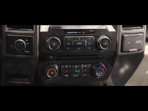 Used 2018 Ford F150 XLT w/ Equipment Group 302A Luxury RWD image 9