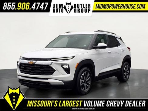 Used 2025 Chevrolet TrailBlazer LT FWD image 1