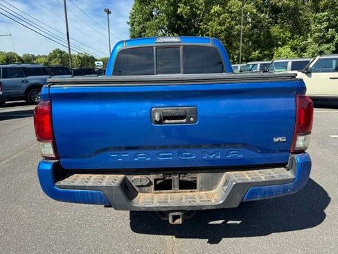 Used 2016 Toyota Tacoma TRD Sport w/ Towing Package AWD/4WD image 7