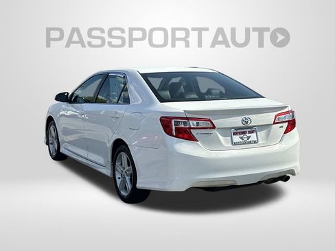 Used 2013 Toyota Camry SE FWD image 2