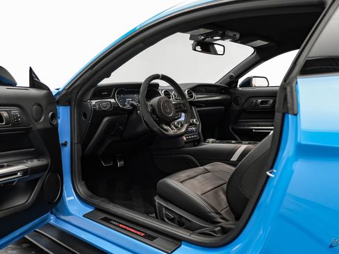 Used 2022 Ford Mustang Shelby GT500 w/ Technology Package RWD image 37