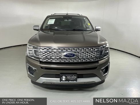 Used 2018 Ford Expedition Platinum RWD image 2
