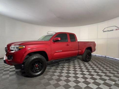 Used 2023 Toyota Tacoma SR5 w/ SR5 Appearance Package RWD image 4