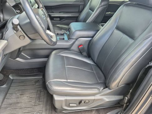 Used 2022 Ford Expedition XLT RWD image 16