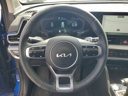 Used 2025 Kia Sportage EX FWD image 18