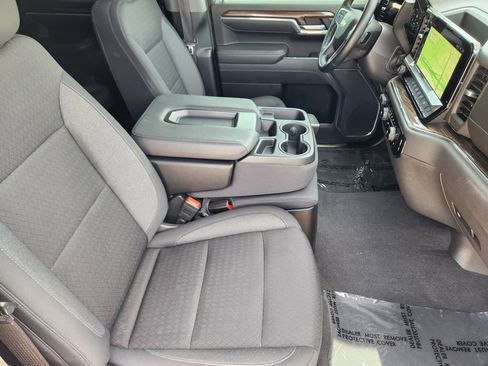 Used 2025 Chevrolet Silverado 1500 LT AWD/4WD image 14