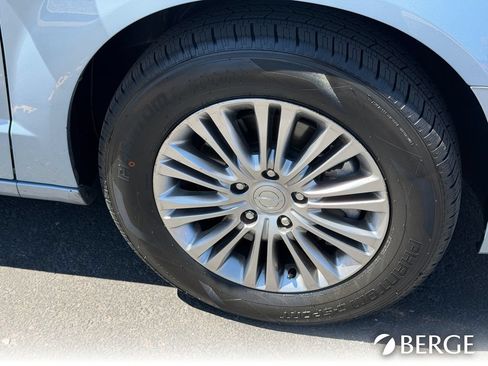 Used 2013 Chrysler Town & Country Touring-L w/ Driver Convenience Group FWD image 11