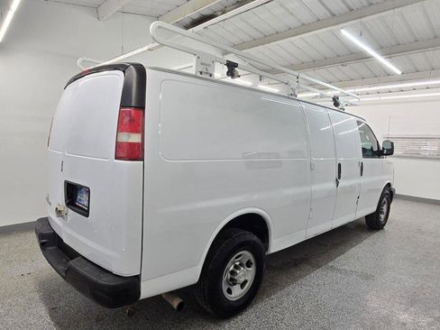 Used 2017 Chevrolet Express 2500 Extended image 6