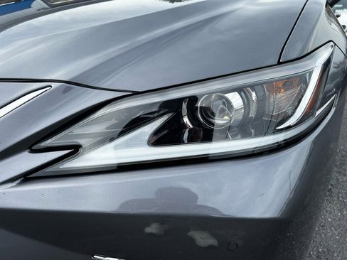 Used 2019 Lexus ES 300h w/ Luxury Package image 27