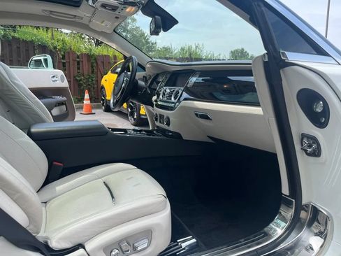 Used 2014 Rolls-Royce Wraith RWD image 14