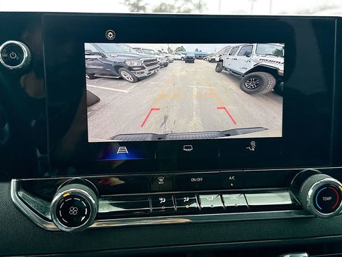 Used 2023 Chevrolet Colorado W/T image 14