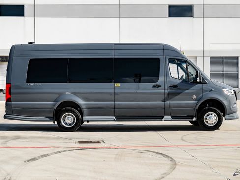 Used 2025 Mercedes-Benz Sprinter 3500 image 16