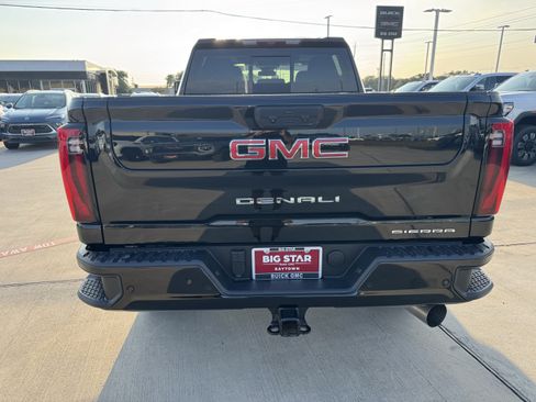 Used 2025 GMC Sierra 2500 Denali AWD/4WD image 7