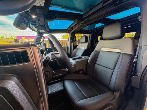 Used 2024 GMC Hummer EV 2X w/ Extreme Off-Road Package AWD/4WD image 19