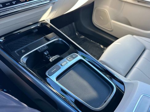 Used 2025 Mercedes-Benz GLB 250 image 28