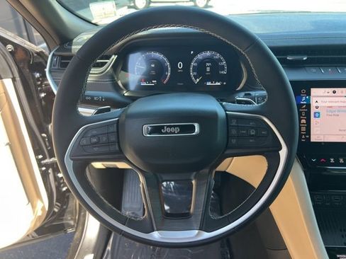 New 2026 Jeep Grand Cherokee L Limited w/ Luxury Tech Group II AWD/4WD image 10