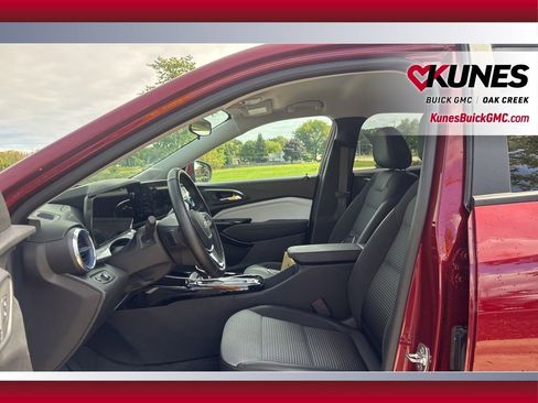 Used 2024 Chevrolet Trax LT w/ Driver Confidence Package image 10