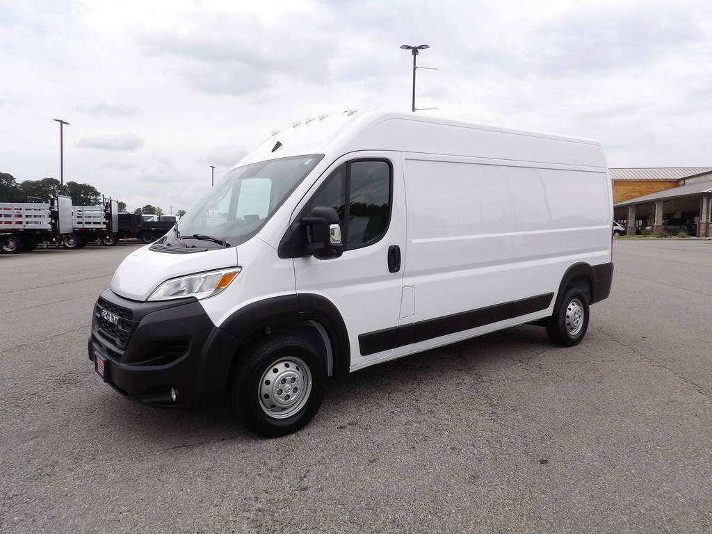 Used 2023 RAM ProMaster 2500 w/ Driver Convenience Group FWD image 3