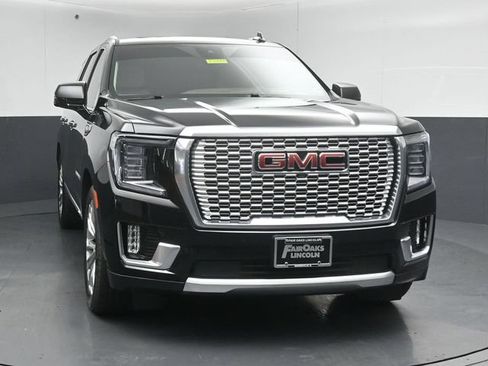 Used 2024 GMC Yukon Denali w/ Advanced Technology Package AWD/4WD image 2