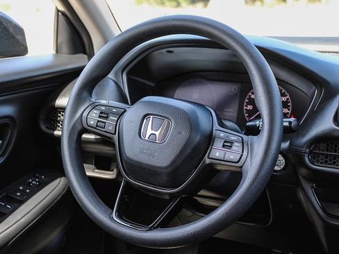 Used 2025 Honda HR-V LX image 17