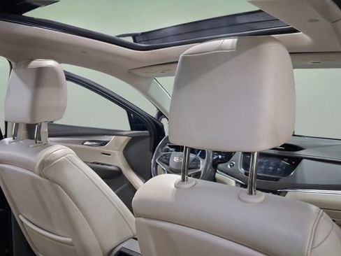 Used 2017 Cadillac XT5 Luxury w/ Driver Awareness Package image 16