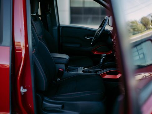 Used 2023 Nissan Frontier PRO-4X image 13