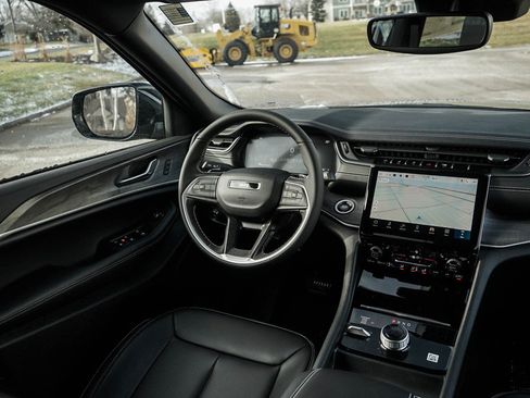 New 2025 Jeep Grand Cherokee Limited w/ Trailer Tow Package image 13