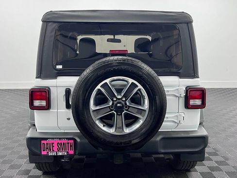 Used 2018 Jeep Wrangler Sport AWD/4WD image 10