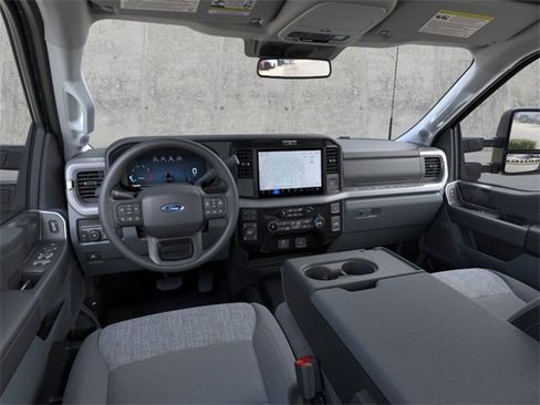 New 2026 Ford F350 4x4 Crew Cab Super Duty image 9