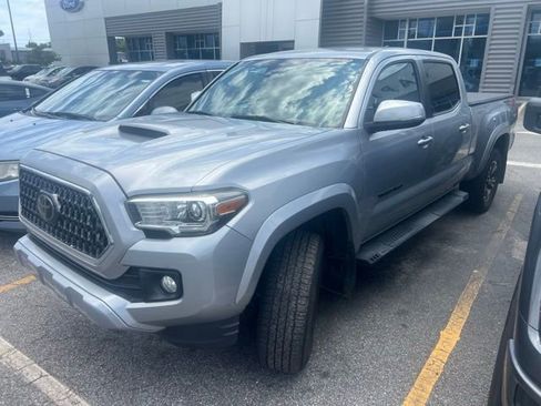 Used 2019 Toyota Tacoma TRD Sport AWD/4WD image 1