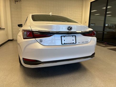 Used 2021 Lexus ES 250 w/ Premium Package AWD/4WD image 46