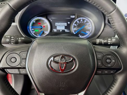 Used 2024 Toyota Venza Nightshade image 16