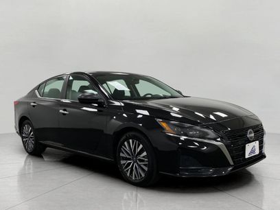 Used 2025 Nissan Altima 2.5 SV
