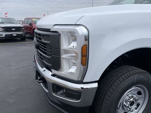 New 2026 Ford F350 XL w/ XL Chrome Package image 35