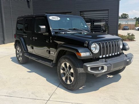 Used 2022 Jeep Wrangler Unlimited Sahara AWD/4WD image 3