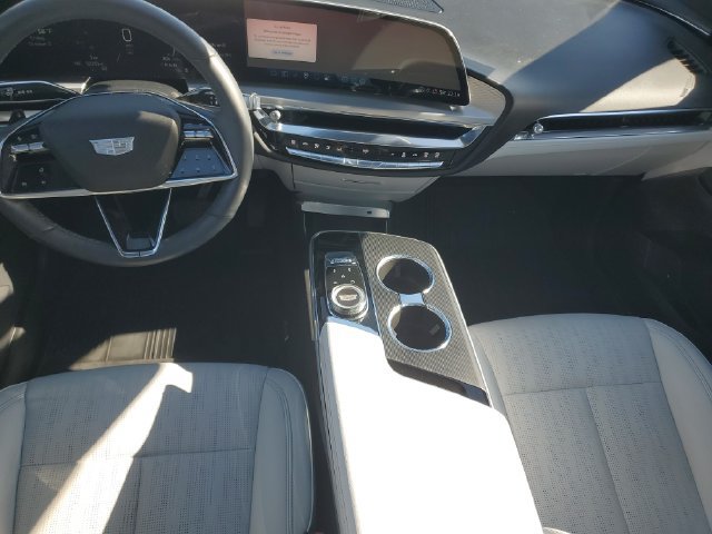 Certified 2024 Cadillac Lyriq Luxury AWD/4WD image 31