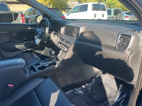 Used 2021 Kia Sportage EX image 11