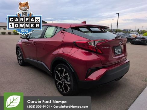 Used 2021 Toyota C-HR XLE FWD image 5