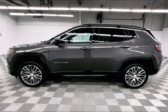 Used 2024 Jeep Compass Limited w/ Elite Group AWD/4WD image 14