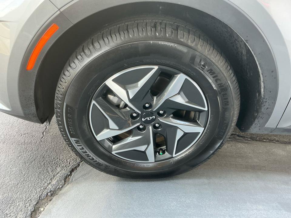 Used 2023 Kia Sorento EX FWD image 25