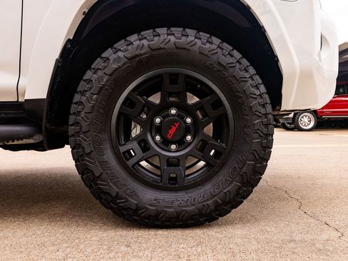 Used 2023 Toyota 4Runner SR5 Premium w/ Moonroof Package image 11