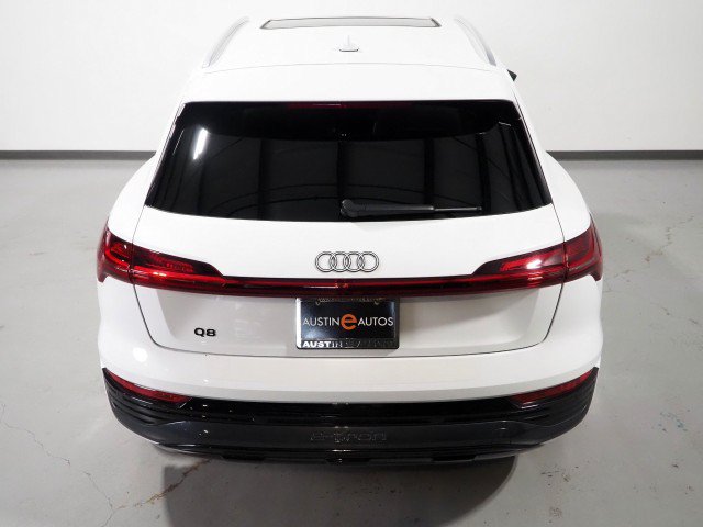 Used 2024 Audi Q8 e-tron Premium Plus w/ Premium Plus Package AWD/4WD image 7