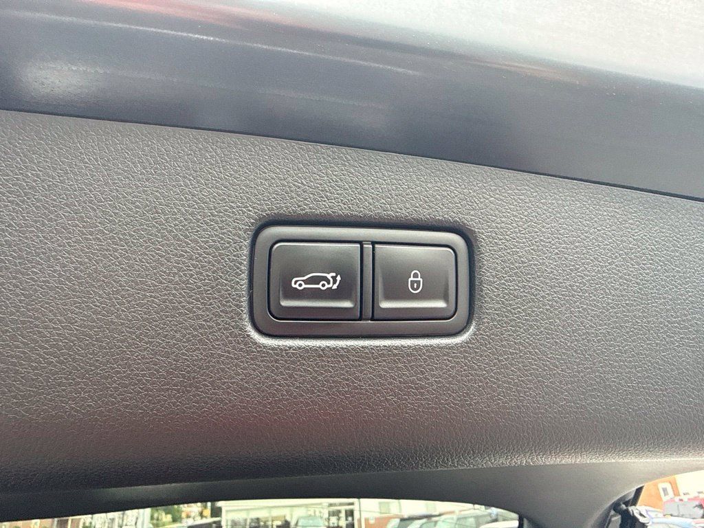 Used 2024 Genesis GV70 2.5T w/ Select Package AWD/4WD image 11