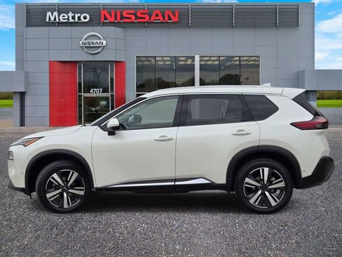 Certified 2023 Nissan Rogue SL w/ SL Premium Package AWD/4WD image 3
