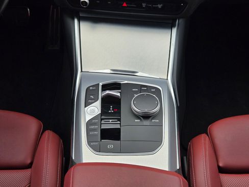 Used 2024 BMW 330i Sedan w/ M Sport Package RWD image 19
